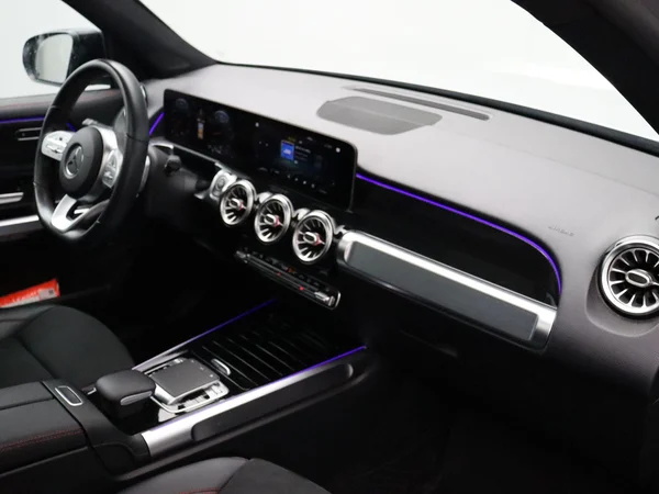 Mercedes-Benz GLB (2021) — foto 24 van 33