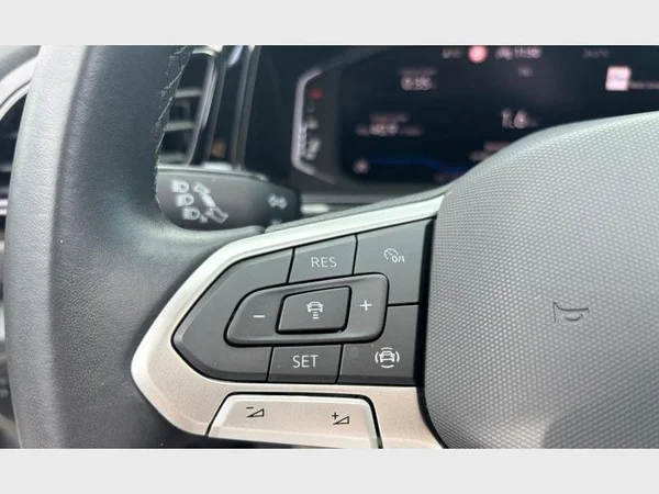 Volkswagen T-Roc (2023) — foto 6 van 25