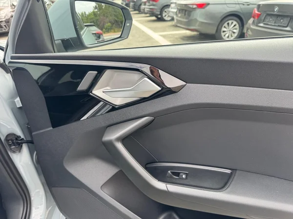 AUDI A1 Allstreet (2025) — foto 9 van 24