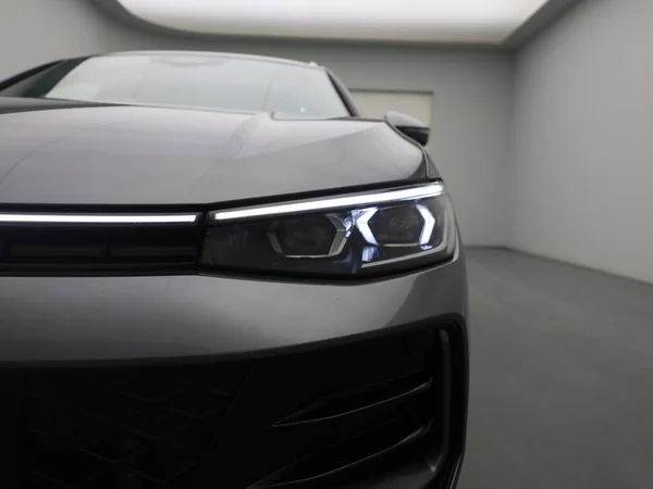 VOLKSWAGEN Passat SW (2024) — foto 18 van 21