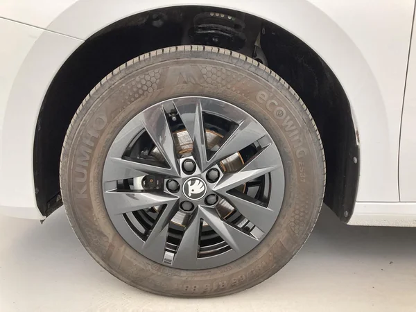 SKODA Fabia (2025) — foto 2 van 36