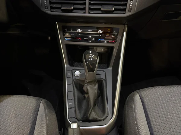VOLKSWAGEN Taigo (2026) — foto 3 van 24