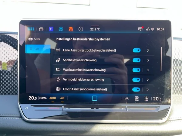 VOLKSWAGEN Tiguan (2025) — foto 5 van 21