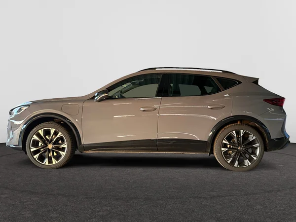 CUPRA Formentor e-Hybrid (PHEV) (2025) — foto 12 van 24