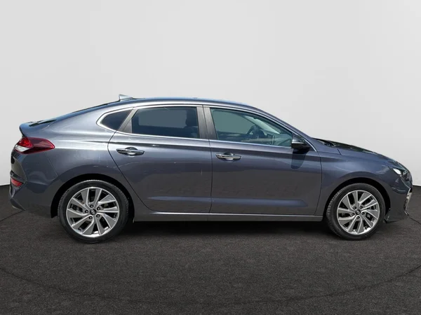 HYUNDAI i30 Fastback (2020) — foto 21 van 24