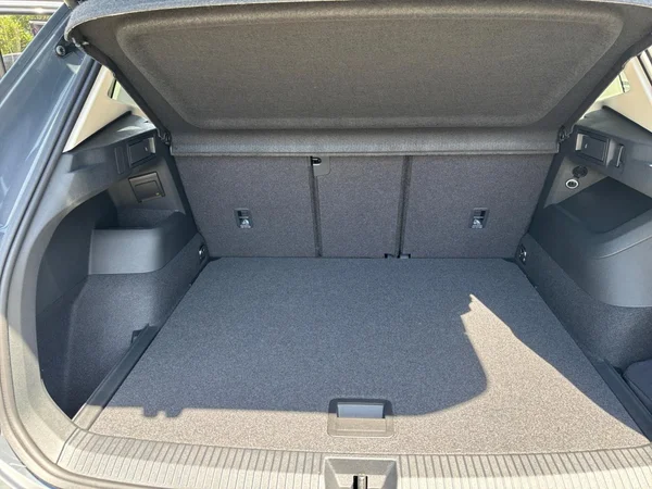 VOLKSWAGEN Tiguan (2026) — foto 9 van 24