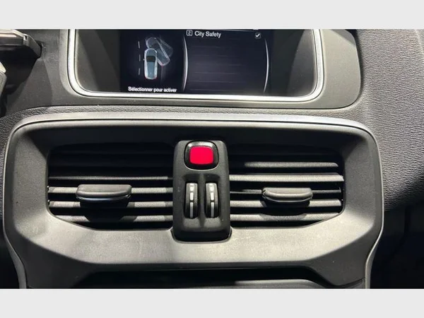 Volvo V40 (2019) — foto 13 van 29