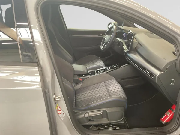 VOLKSWAGEN Golf VIII (2025) — foto 8 van 22