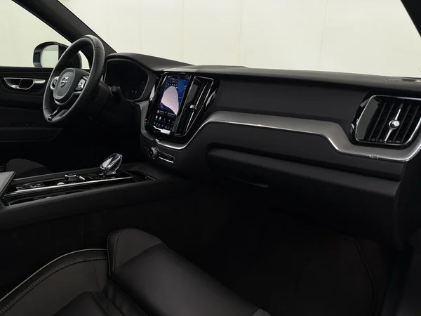 VOLVO XC60 (2024) — foto 3 van 32