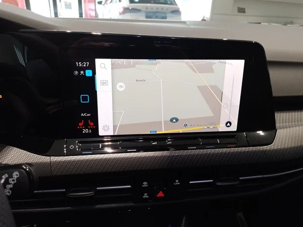 VOLKSWAGEN Golf VIII SW (2024) — foto 7 van 22
