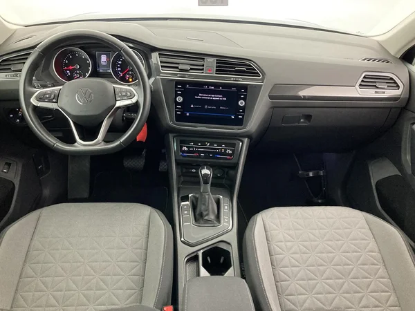 VOLKSWAGEN Tiguan (2022) — foto 6 van 36