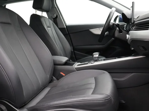 Audi A4 (2022) — foto 31 van 31