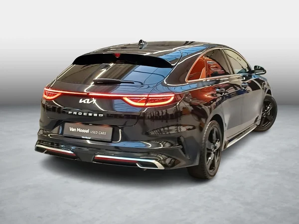 Kia ProCeed (2023) — foto 21 van 26