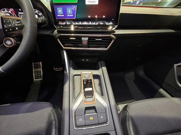 CUPRA Leon SW (2026) — foto 7 van 16