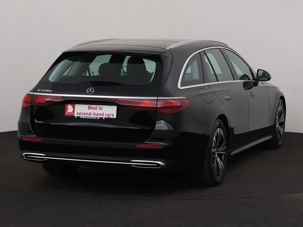 MERCEDES E 220 (2024) — foto 23 van 30
