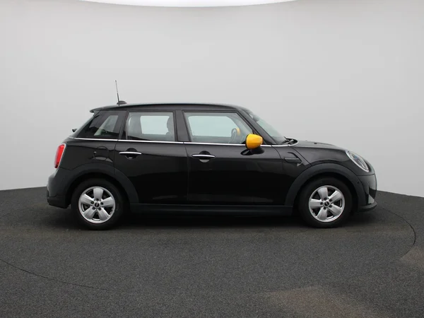 MINI One (2021) — foto 35 van 38