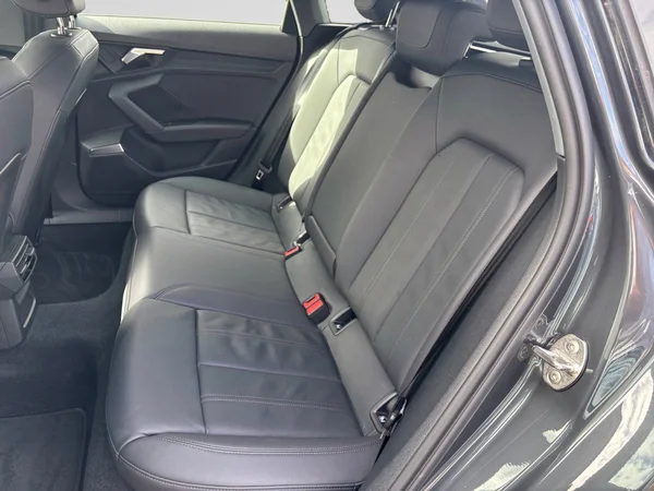 AUDI A3 Sportback (2023) — foto 6 van 15