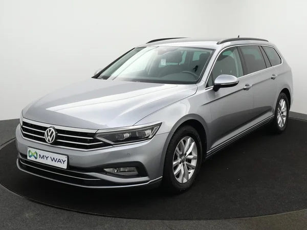 VOLKSWAGEN Passat SW (2020) — foto 1 van 23