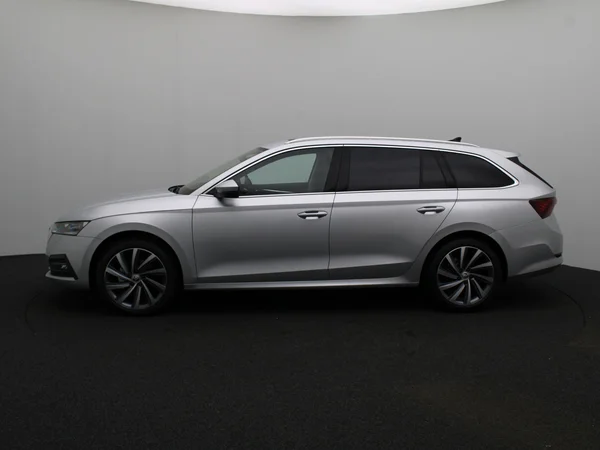 SKODA Octavia Combi (2025) — foto 9 van 26