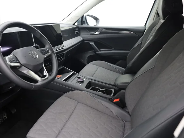VOLKSWAGEN Tiguan (2024) — foto 2 van 20