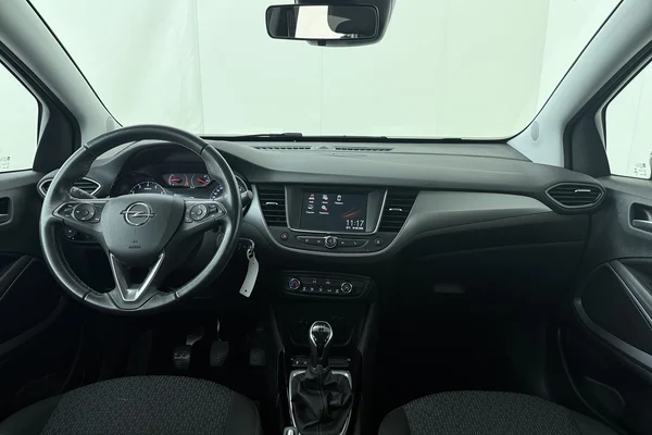 Opel Crossland (2022) — foto 20 van 20