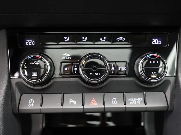 SKODA Karoq (2024) — foto 6 van 20