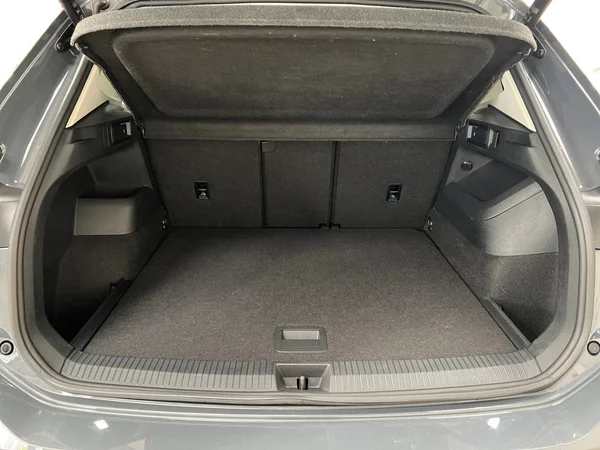 VOLKSWAGEN Tiguan (2024) — foto 8 van 20