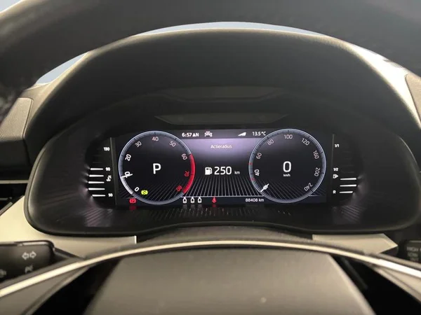 SKODA Kamiq (2021) — foto 6 van 27