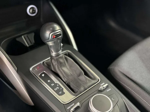 Audi Q2 (2018) — foto 2 van 15