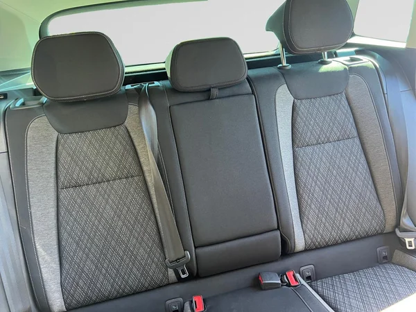 SKODA Karoq (2022) — foto 9 van 24