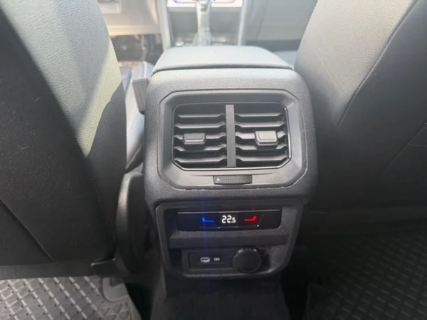 VOLKSWAGEN Tiguan Allspace (2023) — foto 14 van 21