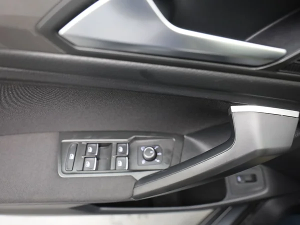 VOLKSWAGEN Tiguan Allspace (2024) — foto 9 van 19