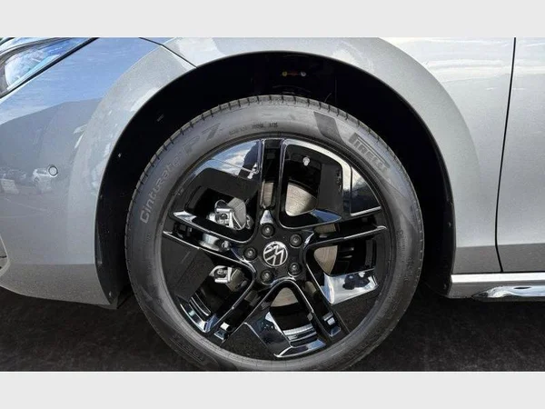 VOLKSWAGEN Passat Variant (2026) — foto 18 van 29