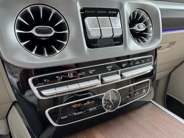 Mercedes-Benz G-Klasse (2022) — foto 13 van 28