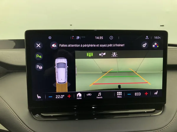 SKODA Enyaq (2022) — foto 19 van 37