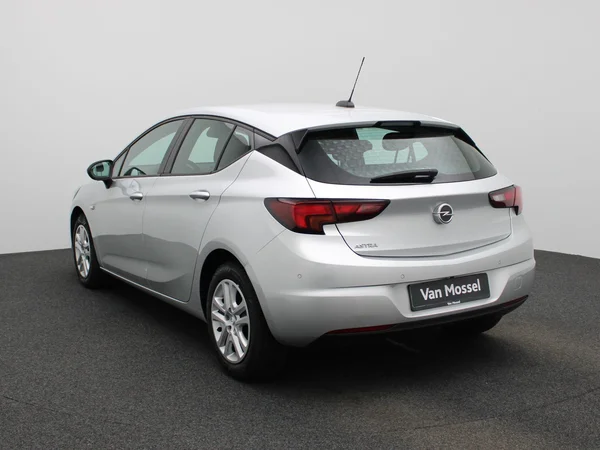 Opel Astra (2021) — foto 12 van 36