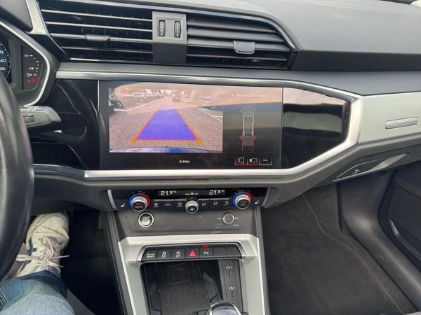 AUDI Q3 Sportback (2023) — foto 3 van 24