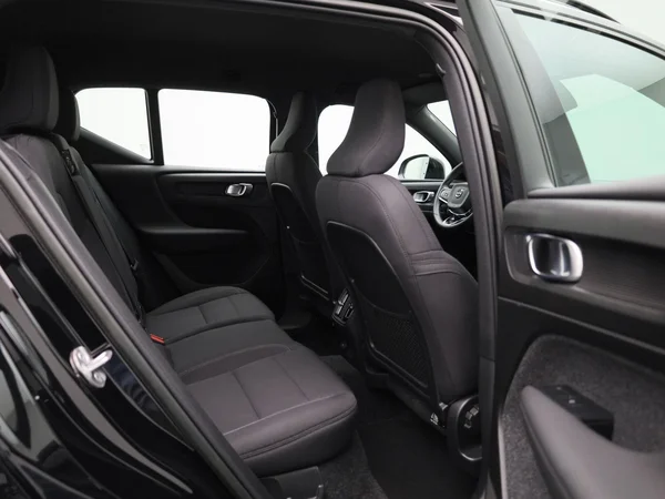 Volvo XC40 (2023) — foto 28 van 41