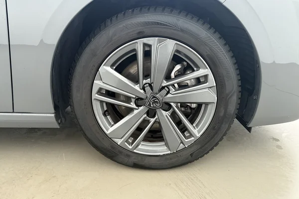 Peugeot 308 SW (2024) — foto 10 van 20