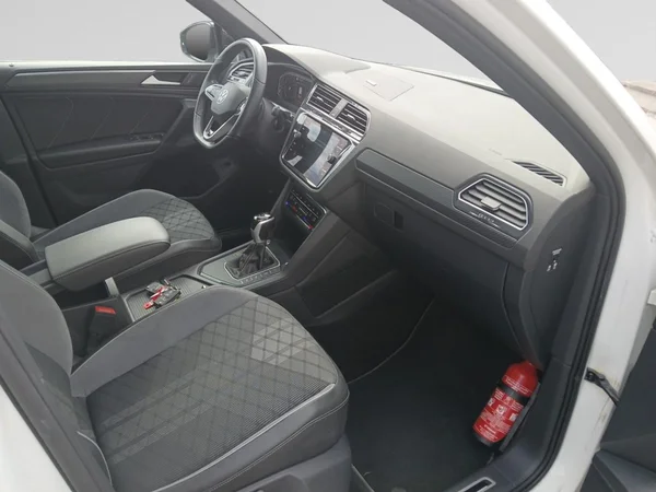 VOLKSWAGEN Tiguan (2023) — foto 6 van 21