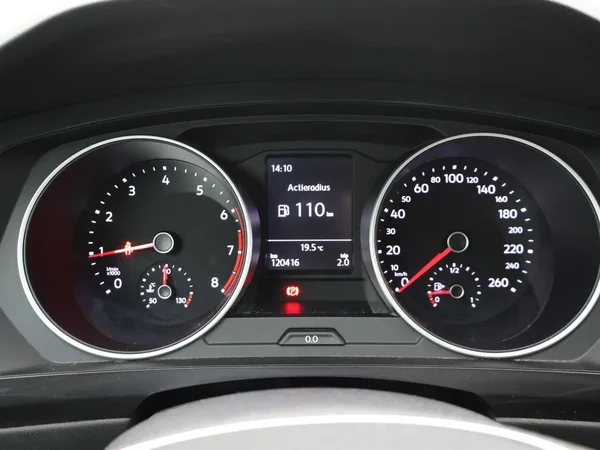 Volkswagen Tiguan (2019) — foto 10 van 25