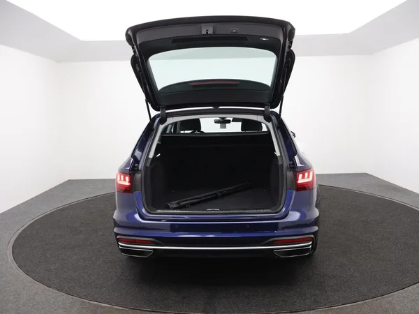 Audi A4 (2022) — foto 15 van 31
