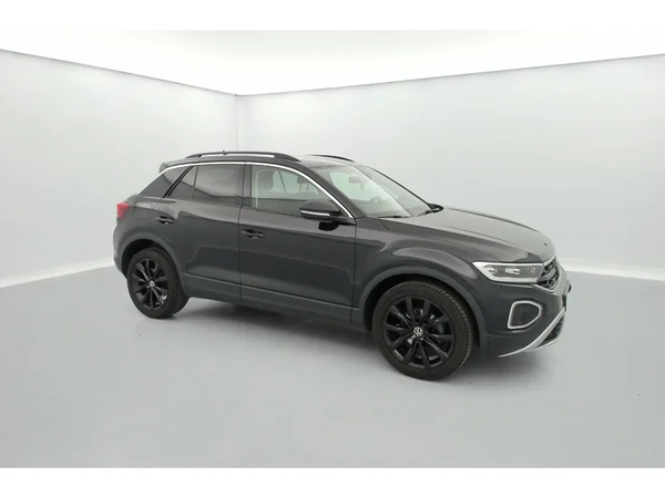 VOLKSWAGEN T-Roc (2022) — foto 33 van 36