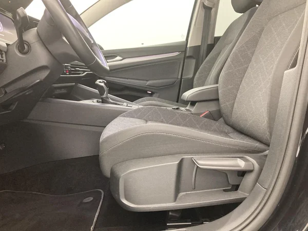 VOLKSWAGEN Golf VIII SW (2024) — foto 15 van 34