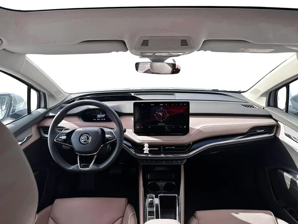 SKODA Enyaq Coupé (2023) — foto 3 van 15