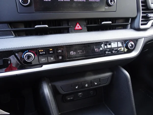Kia Sportage (2023) — foto 13 van 26