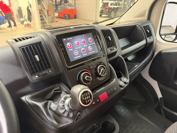 Peugeot Boxer (2023) — foto 8 van 26