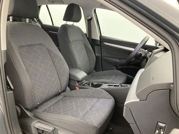 VOLKSWAGEN Golf VIII (2024) — foto 15 van 36