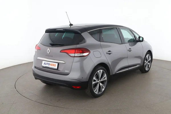 Renault Scenic (2017) — foto 12 van 16