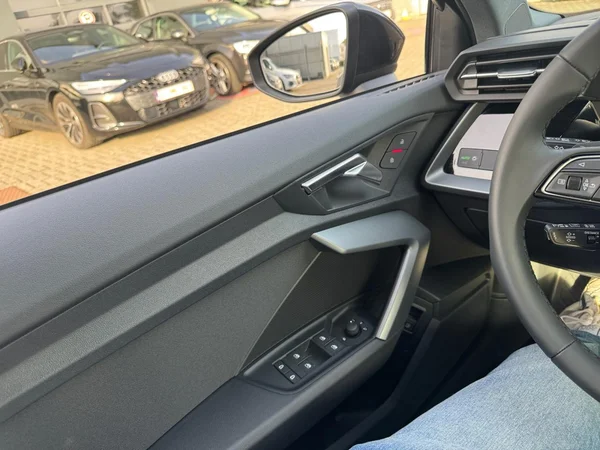 AUDI A3 Allstreet PHEV (2025) — foto 7 van 24